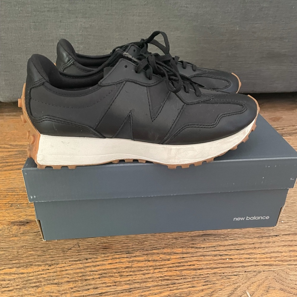Size 9 New Balance Black 327 shoes